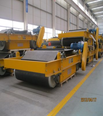 750 KG 영구 벨트 타입 서스펜딩 자동 청소 컨베이어 벨트 철 제거기